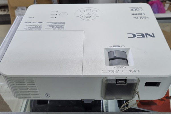 پروژکتور استوک ان ای سی NEC V332X